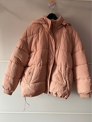 Pembe şişme mont