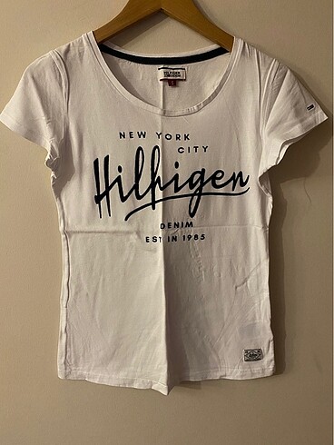 Tommy hilfiger tshirt