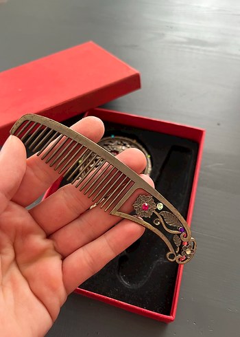 Süslü El Aynası ve Tarak Seti - Görsel 4