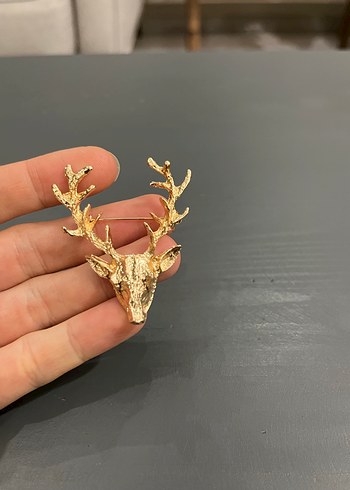Altın Renkli Geyik Figürlü Broş - Görsel 2