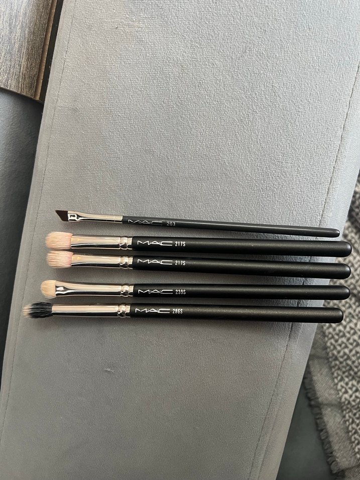 MAC Siyah Makyaj Fırça Seti - Görsel 2
