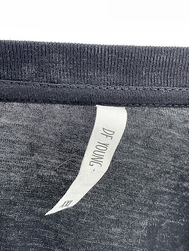 xxl Beden siyah Renk Defacto T-shirt %70 İndirimli.