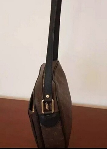 Beden Burdan aldım öndeki ambleminde hafif solma var sağlam