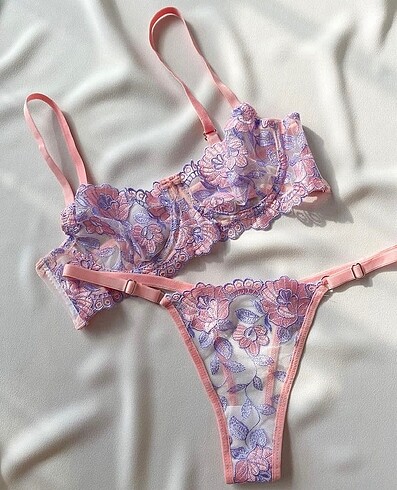 Fiery Bralet takım ????