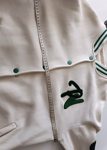 Düğmeli Beyaz Oversize Kadın Ceket - Görsel 3