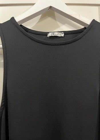 Siyah Uzun Kolsuz Yüksek Yakalı Elbise - Görsel 3