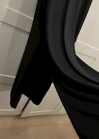 Siyah Uzun Kolsuz Yüksek Yakalı Elbise - Görsel 4