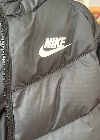 9 Yaş Beden siyah Renk Nike Siyah Çocuk Mont, Yüksek Yaka, Fermuarlı