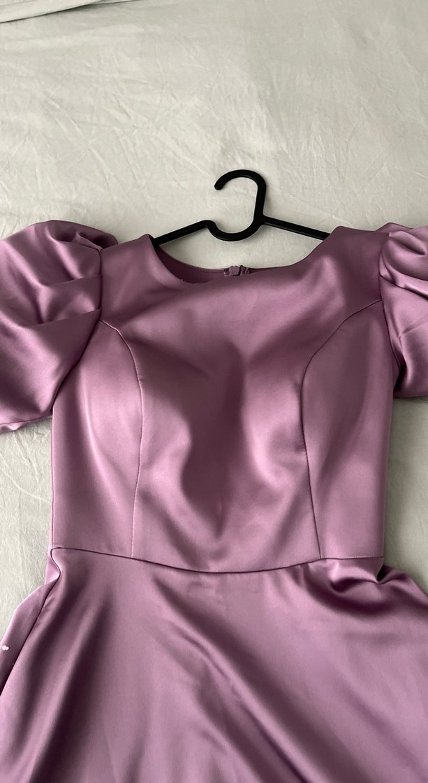 Uzun Parlak Mor Drapeli Kadın Elbise - Görsel 3