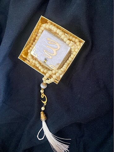 İnci süslemeli tesbih ve gold detaylı mini Kuran