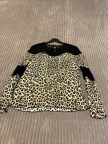 Zara leopar desenli bluz
