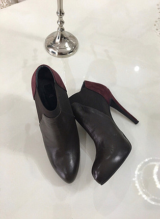 Elle Bot 37 numara