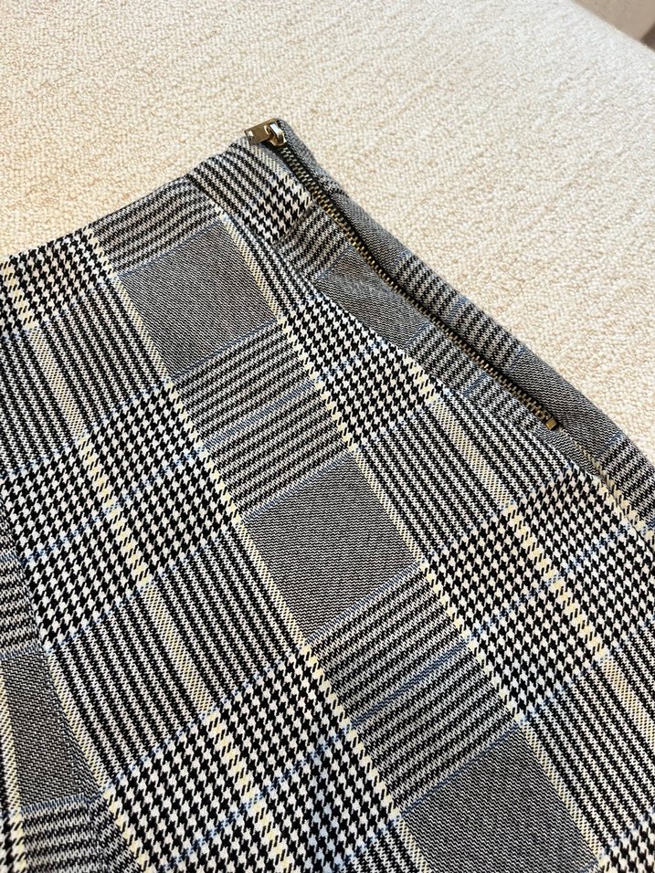 Gri Pileli Ekose Mini Şort - Görsel 4