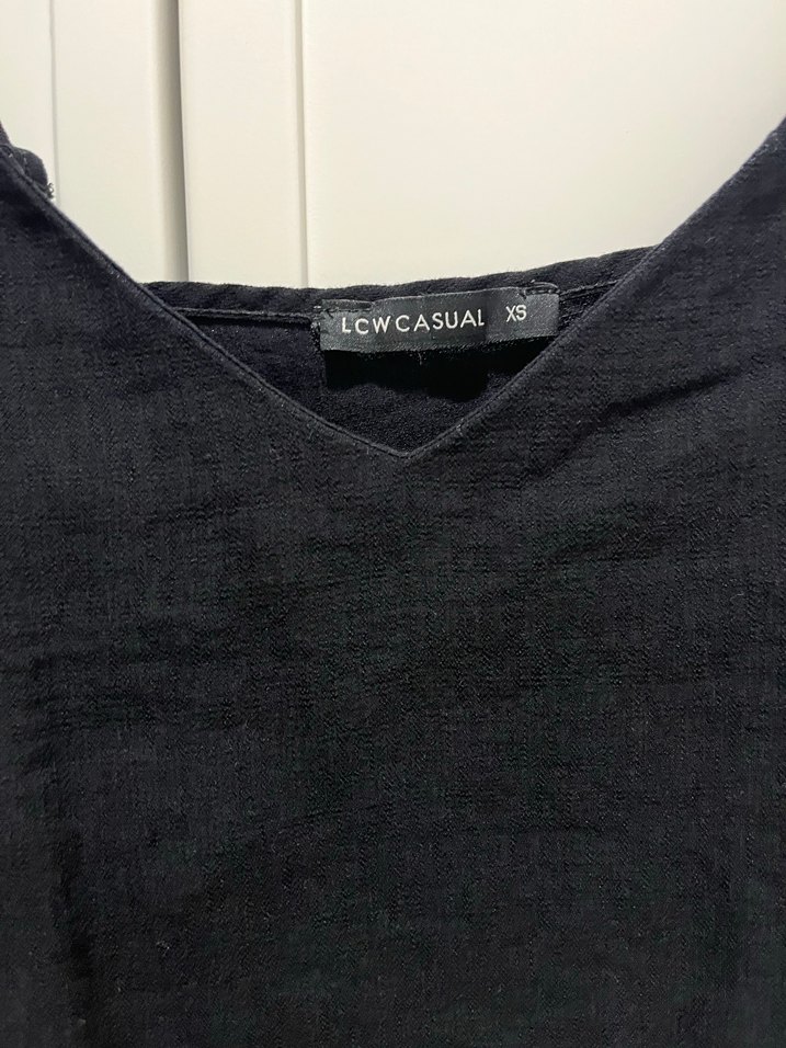 Siyah V Yaka Askılı Bluz - Görsel 3