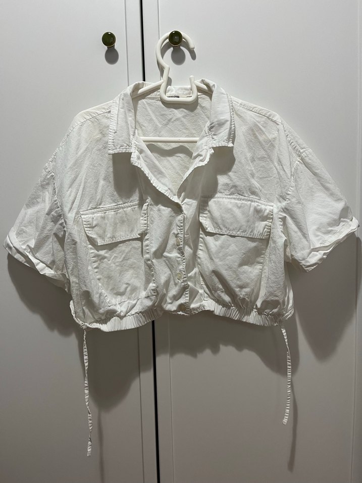 Düğmeli Beyaz Kısa Kollu Keten Gömlek - Görsel 2