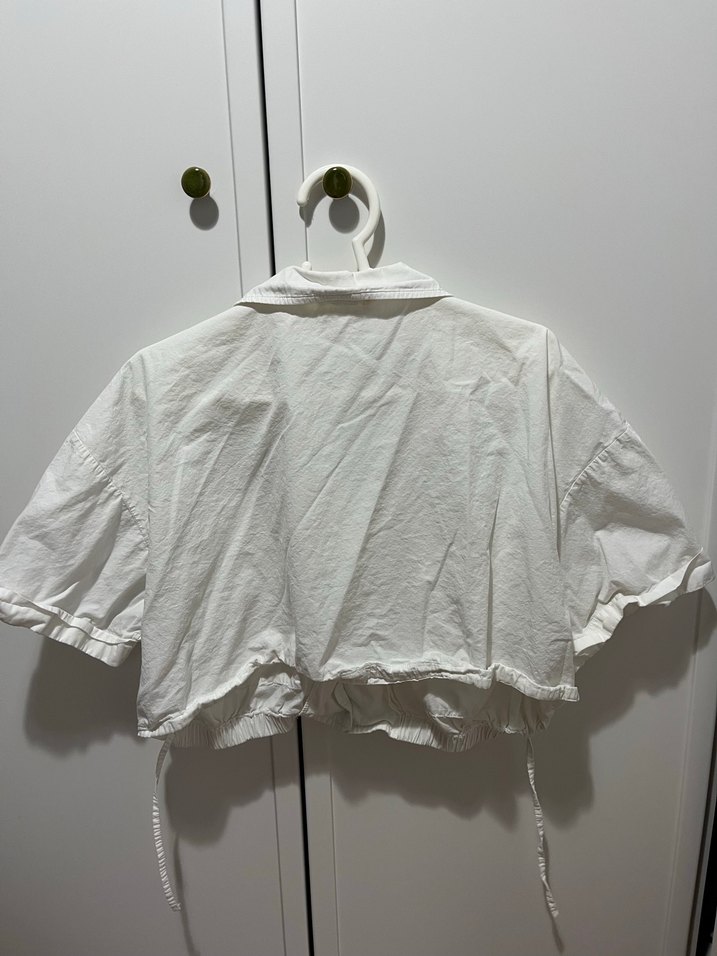 Düğmeli Beyaz Kısa Kollu Keten Gömlek - Görsel 3