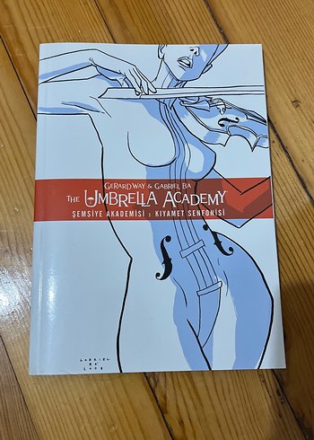 Şemsiye Akademisi: Kıyamet Senfonisi Art Book
