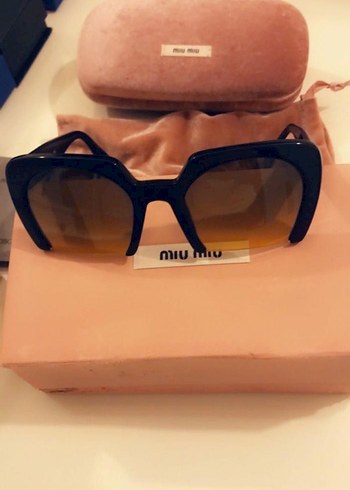 Miu Miu Güneş Gözlük