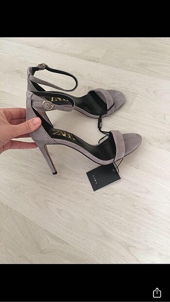 Zara Zara topuklu süet sandalet