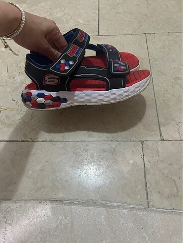 35 Beden Skechers sandalet 35 numara yurtdışından geldi