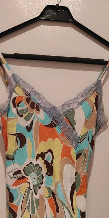 Kombinezon astarlı renkli şifon elbise - Görsel 2