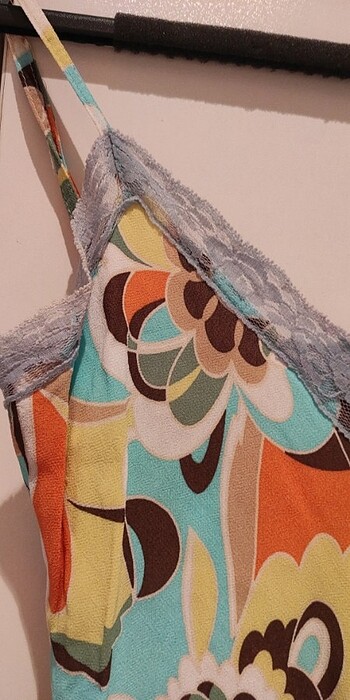 Kombinezon astarlı renkli şifon elbise - Görsel 3