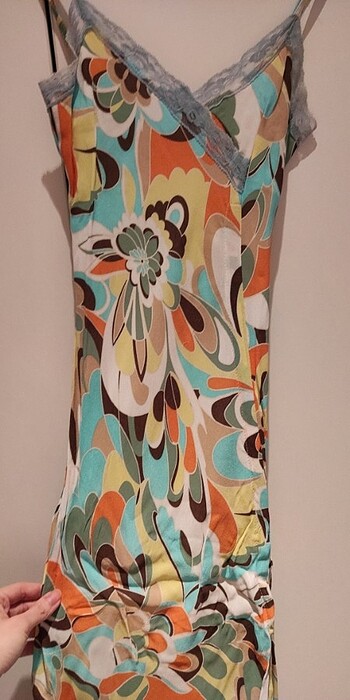 Kombinezon astarlı renkli şifon elbise - Görsel 4