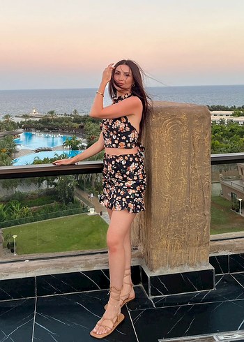 Çiçek Desenli Siyah Straplez Mini Elbise - Görsel 2