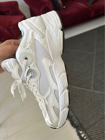 42 Beden beyaz Renk Adidas ayakkabı