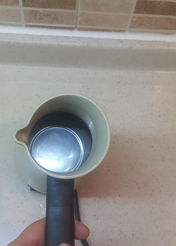 Bej ve Gri Elektrikli Kahve Makinesi