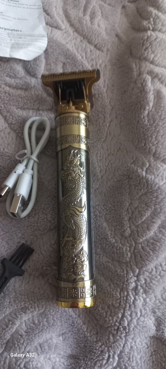 Altın Renkli Profesyonel Saç Kesme Makinesi - Görsel 2