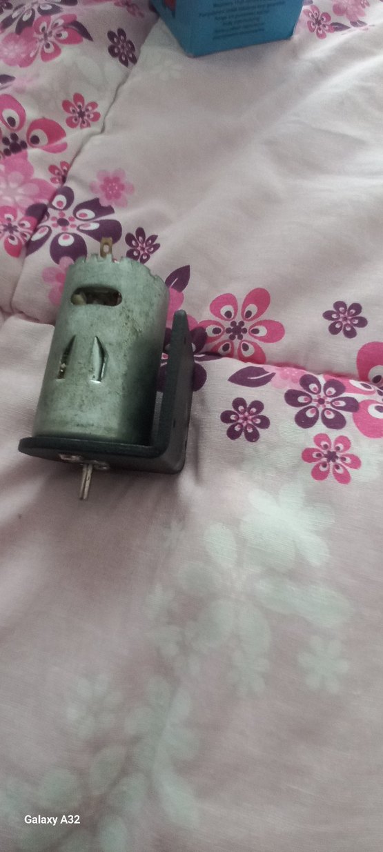 Gri şarjlı matkap Motoru ve sabitleme ayağı - Görsel 4