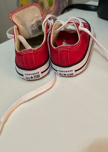21 Beden Kız Çocuk Kırmızı Converse Sneakers