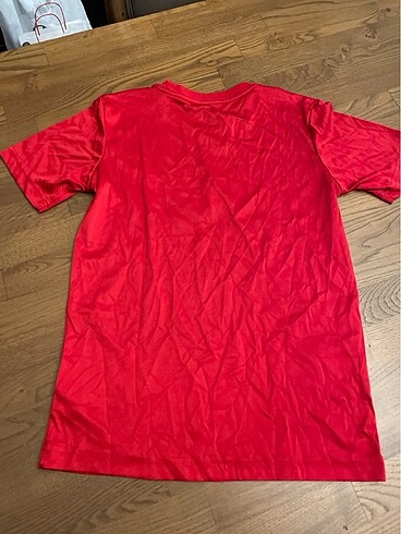 10 Yaş Beden kırmızı Renk Nike Jordan tshirt