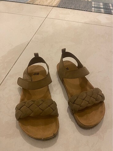 H&M sandalet