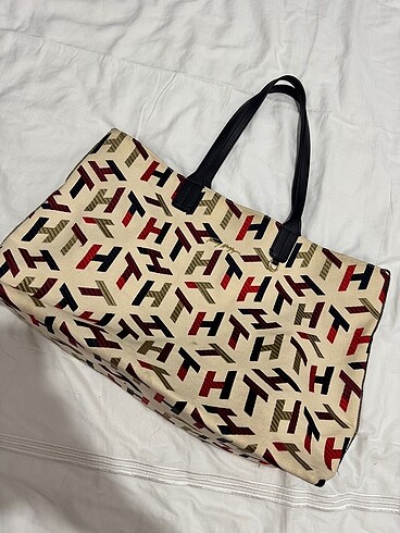 TOMMY HILFIGER ÇANTA