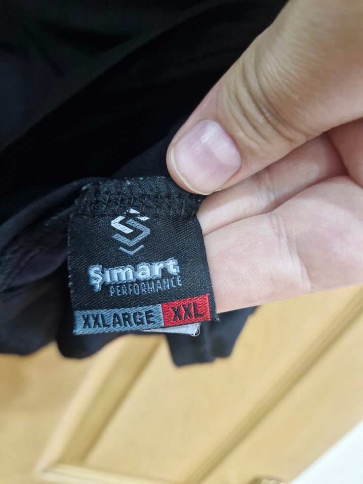 Siyah V Yaka Kısa Kollu Kadın Tişört - Görsel 3