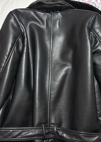 Stradivarius Kürk yakalı Siyah Deri biker Ceket - Görsel 7