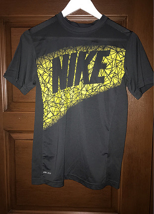 Nike tshirt