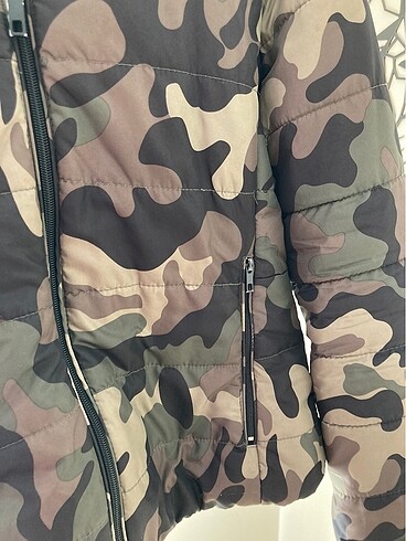 m Beden haki Renk ORİJİNAL BERSHKA KAMUFLAJ MONT