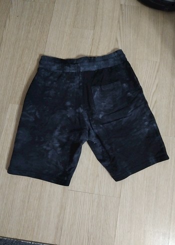 s Beden Siyah Batik Desenli Kadın Mini Şort