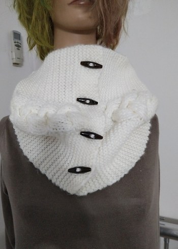 Kadın Örgü krem boyunluk - Görsel 2