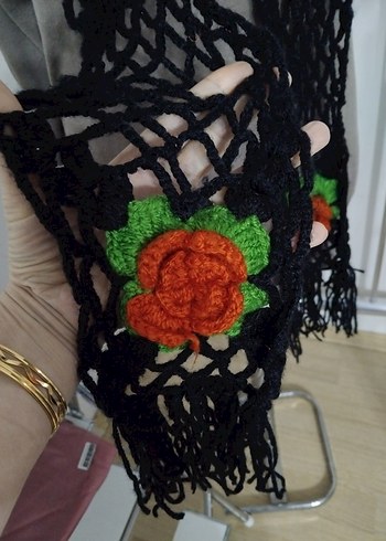 Siyah Çiçekli Örgü Bohem Kadın Atkı - Görsel 3