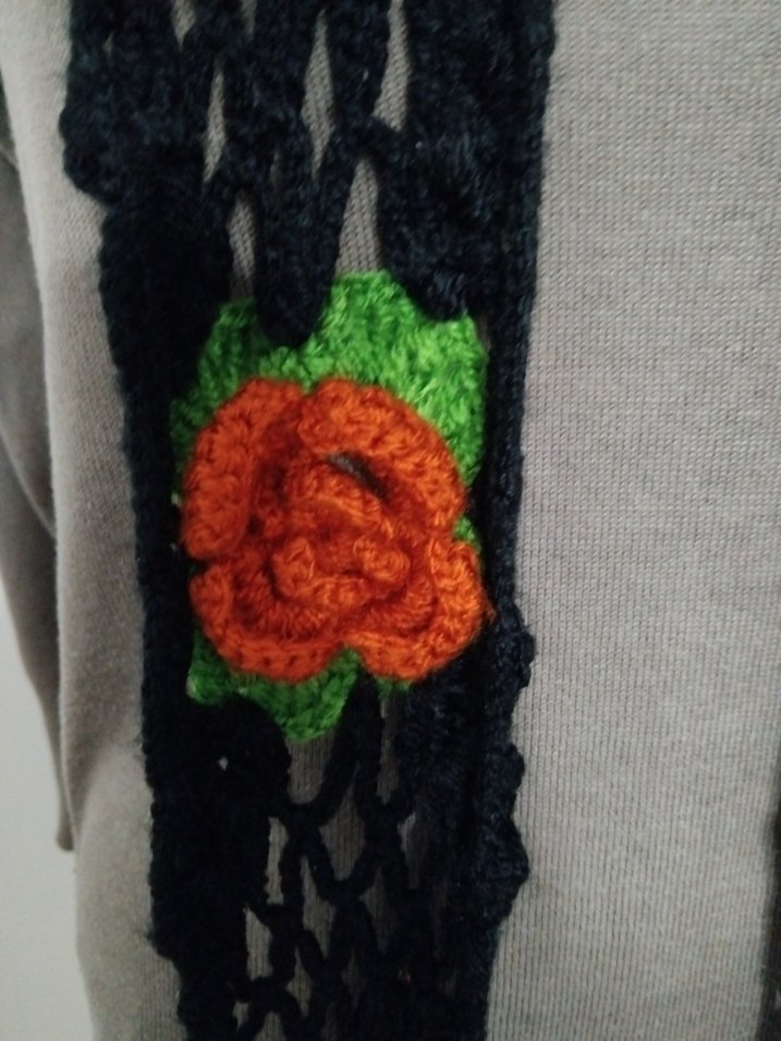 Siyah Çiçekli Örgü Bohem Kadın Atkı - Görsel 2