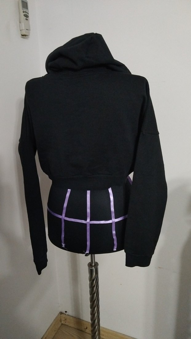 Kemer Detaylı Siyah Goth Kadın Sweatshirt - Görsel 2