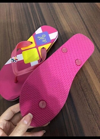 Diğer 37 numara plaj terlik