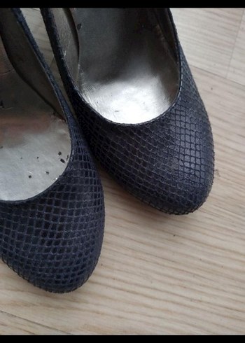 Gianni Versace Koyu Mavi Yılan Derisi Desenli Stiletto