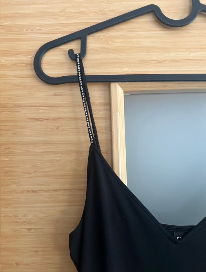 H&M Siyah V Yaka İnce Taşlı Askılı Mini Elbise - Görsel 3