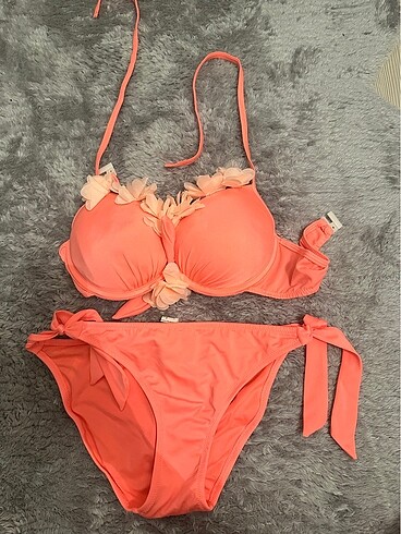 Çiçek detaylı bikini