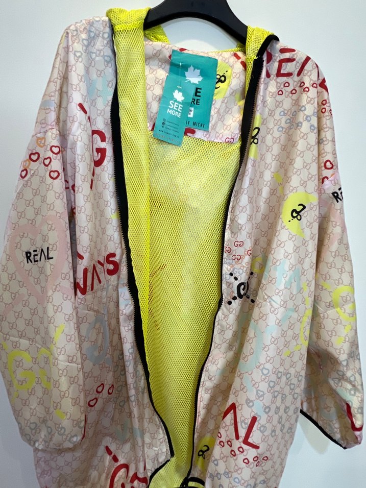 Renkli Baskılı Kapüşonlu Oversize Yağmurluk - Görsel 2